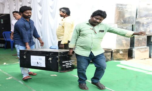 2,93,794 graduates to exercise franchise today