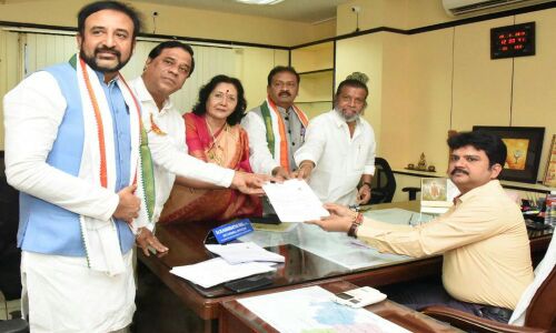 Madan Mohan files papers for Lok Sabha polls