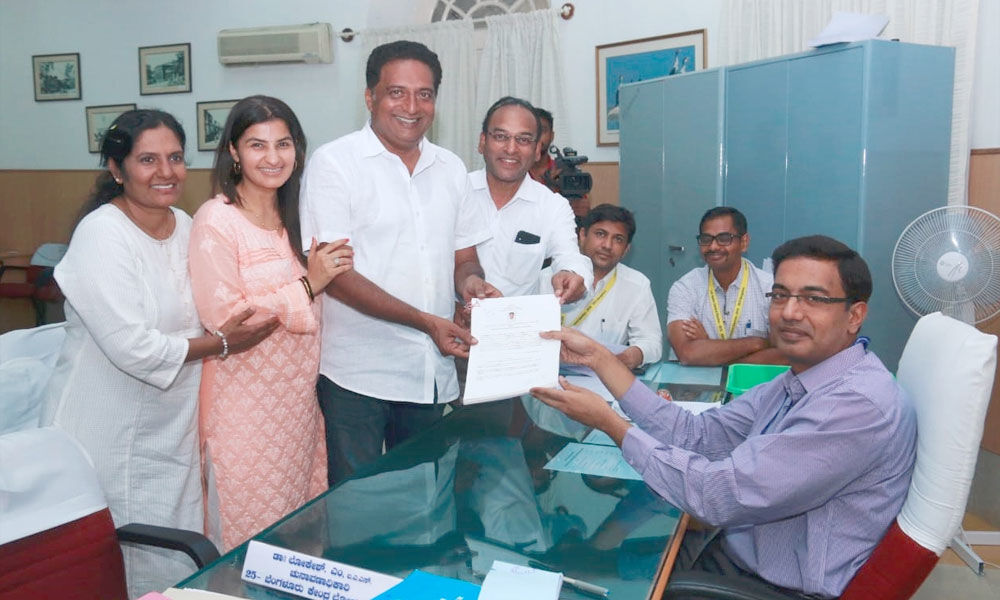 Actor Prakash Raj files nomination as Independent