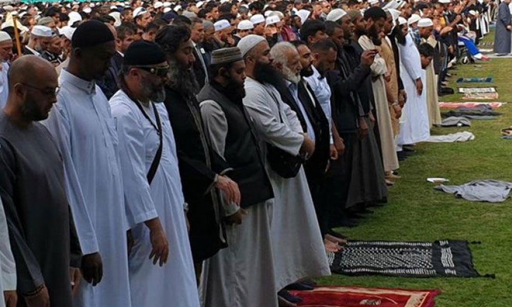 New Zealand prays, falls silent, a week after mosque massacres