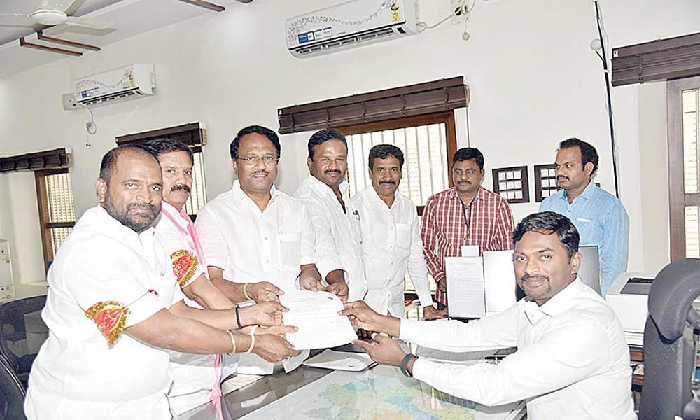 TRS candidates file nominations