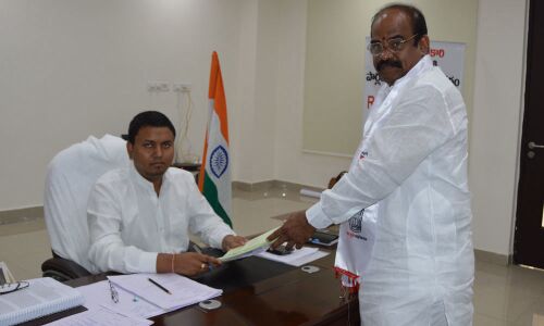 Akula, Bhavani, Routhu file nominations