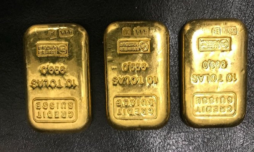 Customs officials seize 820 gms of gold at Hyderabad airport