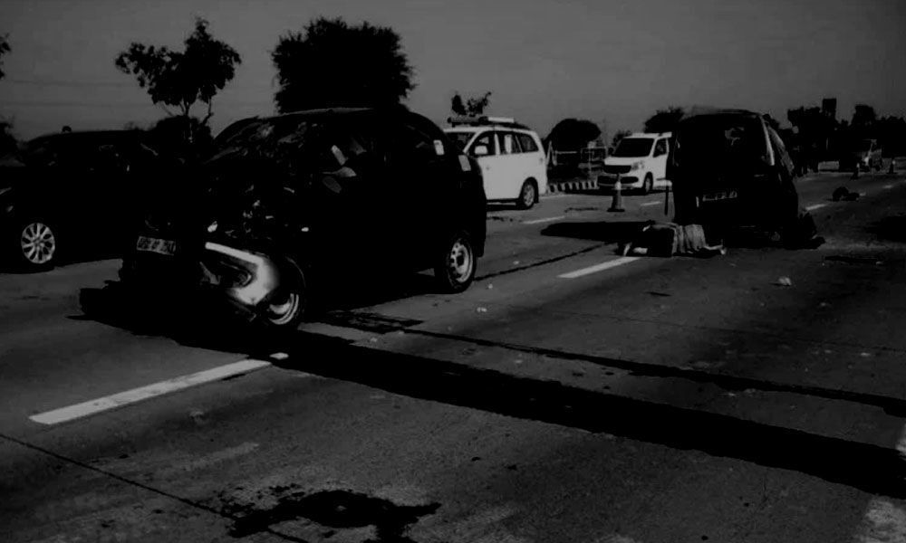 Woman dies in car collision on Yamuna Expressway