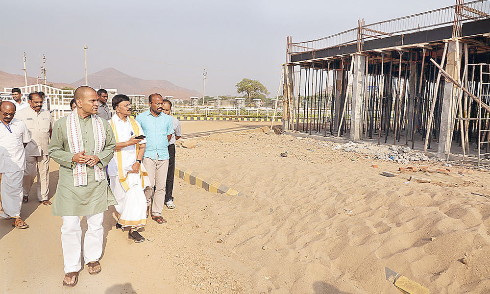 Temple works inspected at Vontimetta in Kadapa district