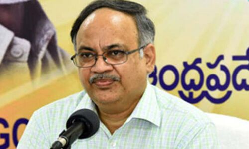 Kutumbarao comments over Mohan Babu protest