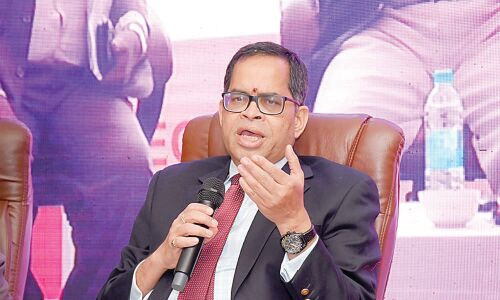 Provide best customer service, SB staff told