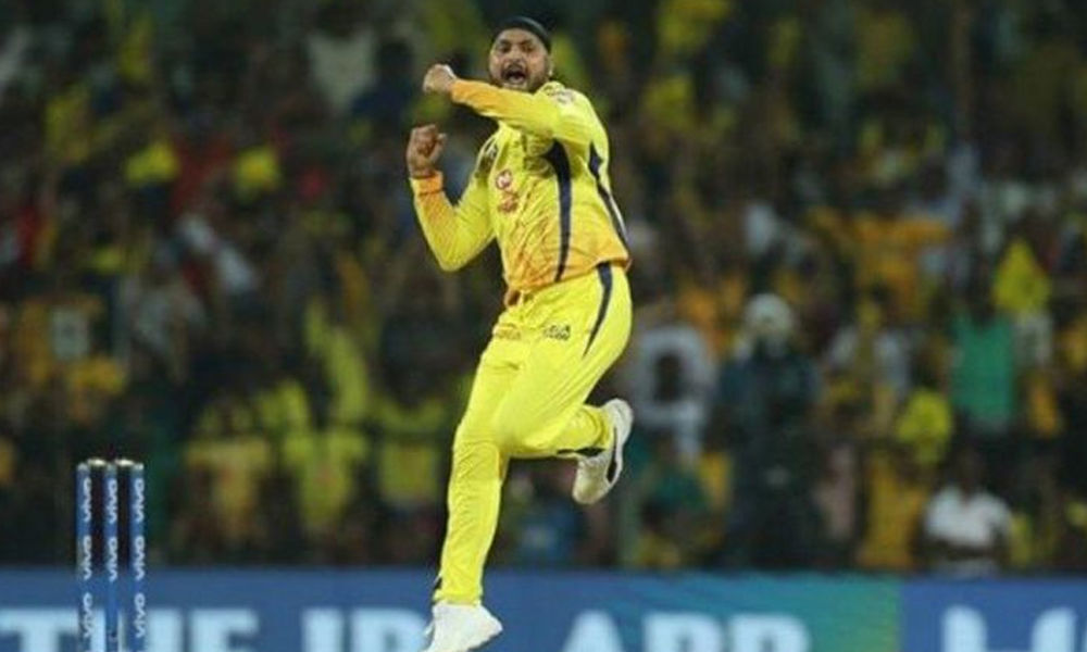 It was a difficult pitch to bat, but it wasnt unplayable: Harbhajan