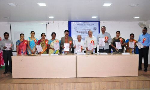 Physics teachers get hands on experience at UG level