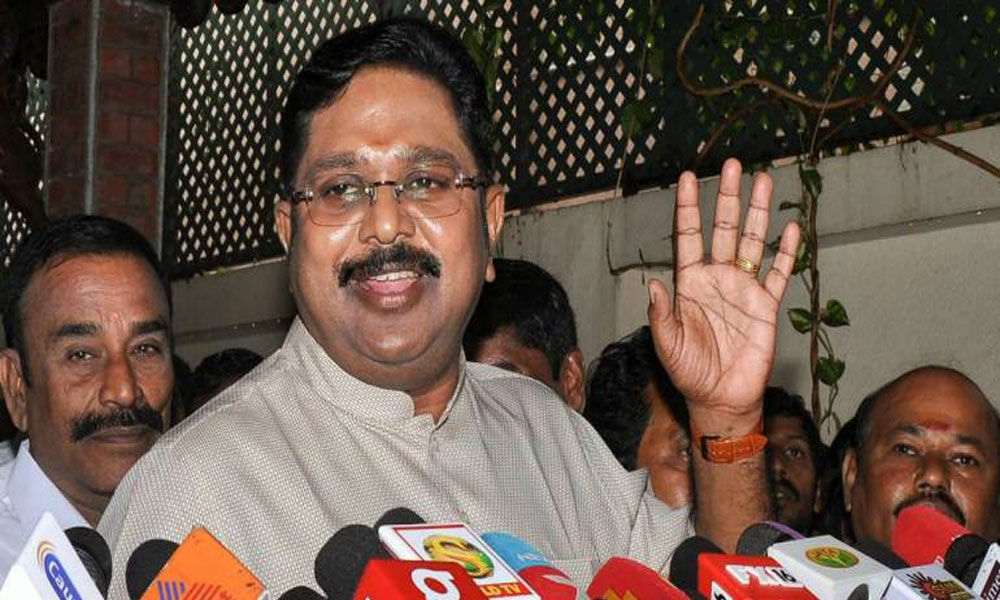 Try for a common symbol to AMMK candidates: Supreme Court to Election Commission