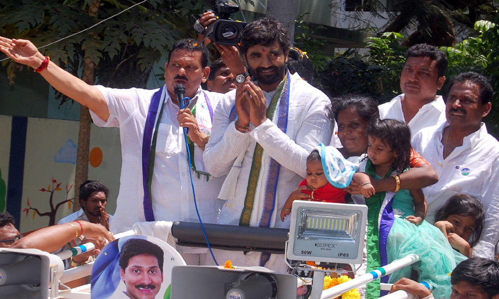 Plea to vote for YSRCP for corrupt-free govt