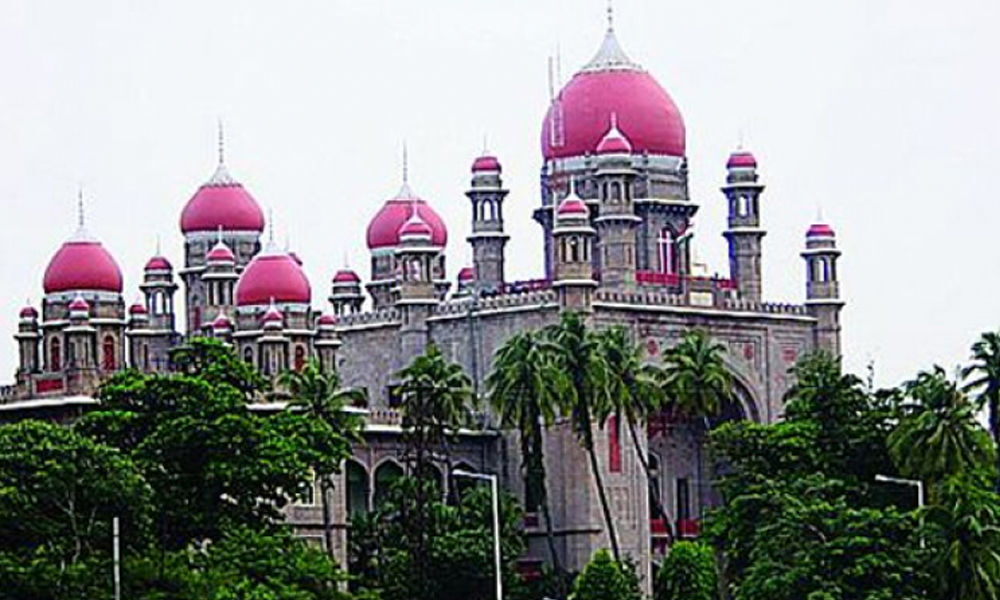 HC issues notice to KCR, Gajwal RO