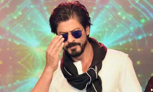 Shah Rukh explores Dubais City Walk