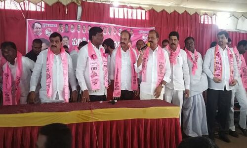 Work like soldiers, TRS workers told