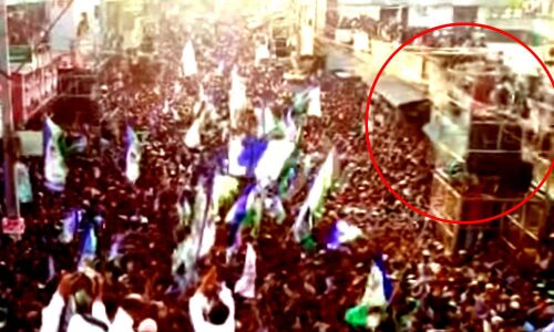 30 injured during YS Jagan election campaign at Mandapeta