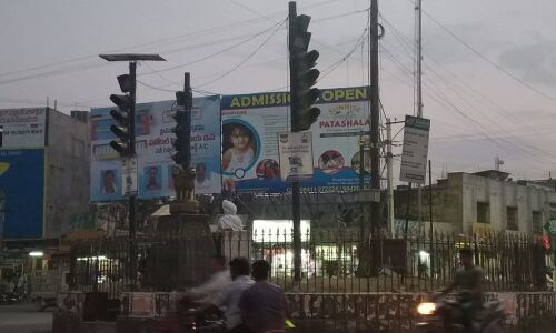 Bad signalling, wrong parking spark chaos