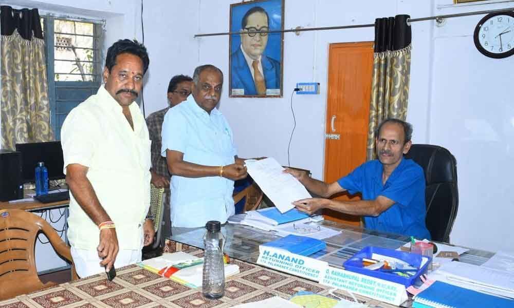 TDP rebel withdraws nomination