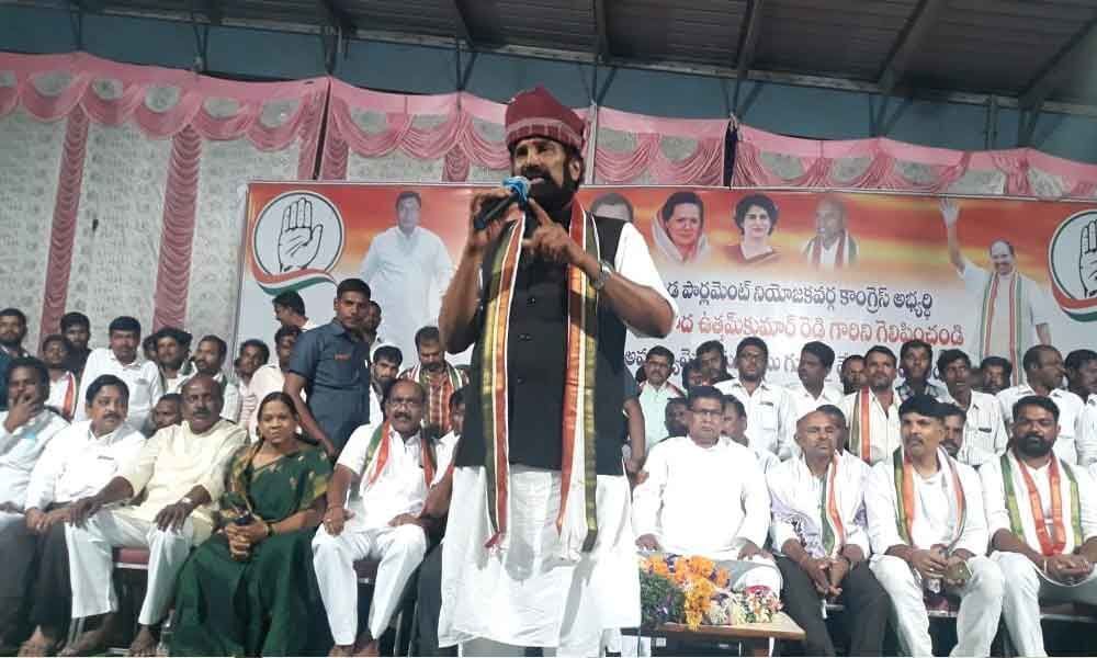 TRS has no role, LS polls are between BJP, Cong: Uttam