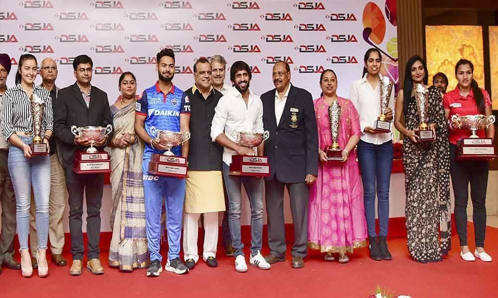 Rishabh, Bajrang, Manu, Rani receive DSJA awards