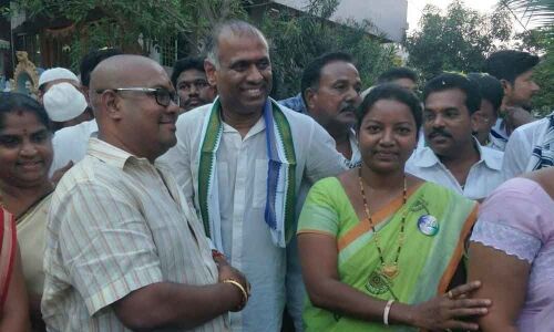 Kesineni pins hopes on welfare, PVP focuses on jobs