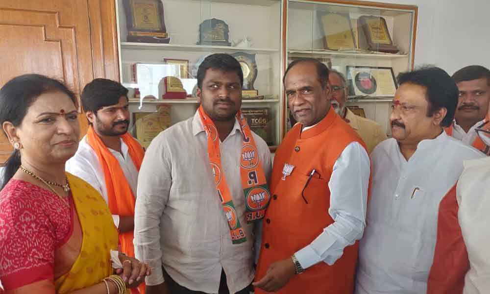 Telangana Students Union leader joins BJP