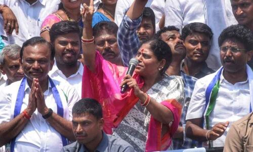 YS Jagan mohan will work for the welfare of society: YS Vijayamma