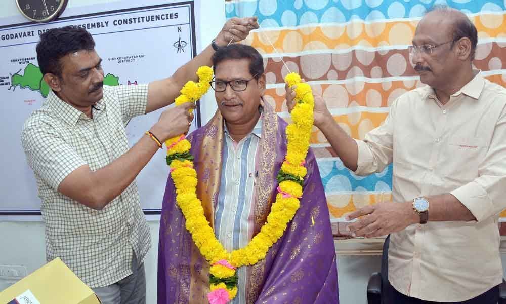 Retired police official felicitated