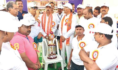 Batraju Yuvajana holds Premier League III