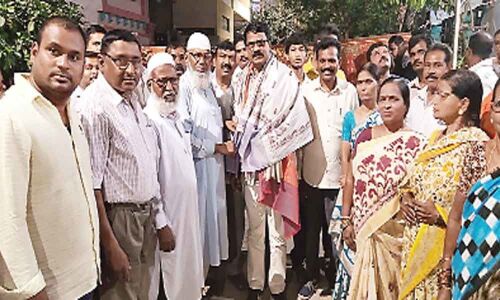 Ragidi campaigns for Revanth Reddy