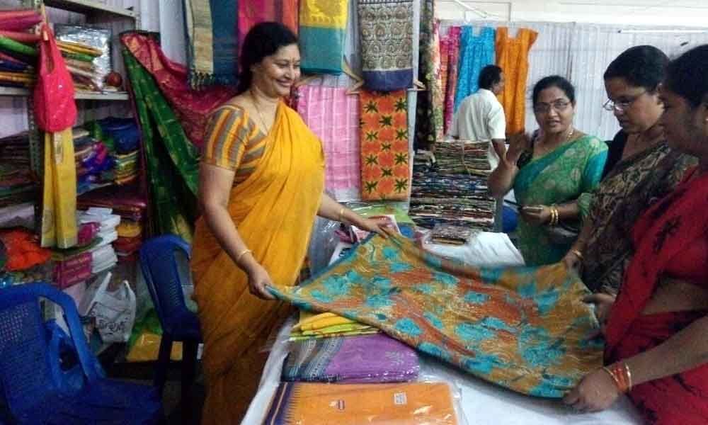 10day handloom exhibition begins