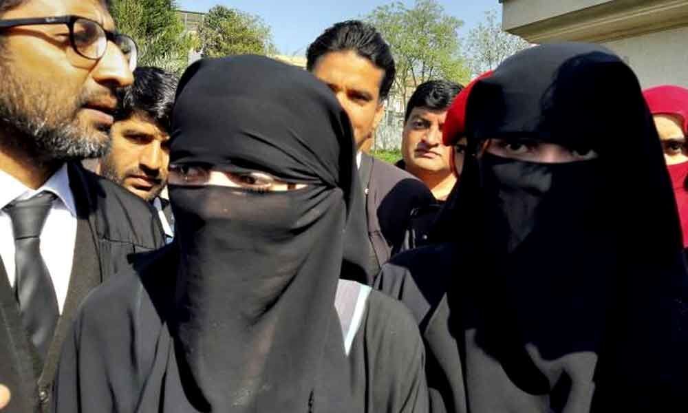 Pak HC forms commission to probe Hndu sisters forced conversion and marriage