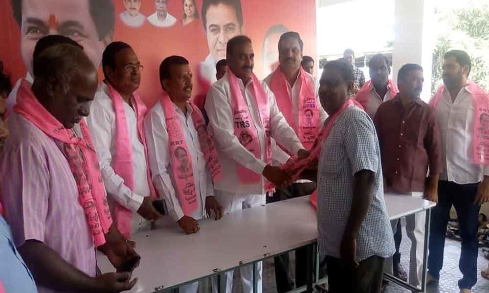 TRS leaders intensify poll campaign