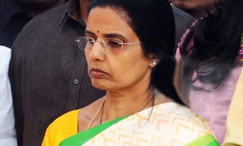 CM Chandrababu Naidus wife Nara Bhuvaneshwari elections campaign with Kuppam TDP cadre