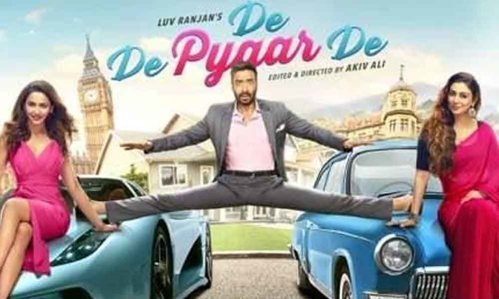 Ajay Devgan unveils De De Pyar De trailer on Birthday