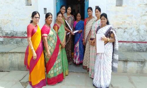 Congress, TRS leaders intensify campaign