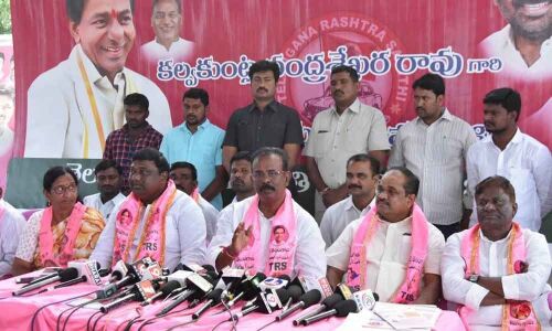 Boora demands Komati brothers to release white paper on Bhongir development