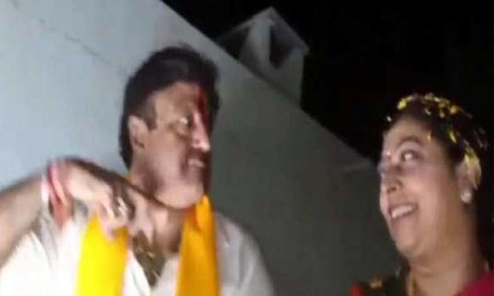 Hindupur MLA candidate Nandamuri Balakrishna threatens TDP activists during election campaign