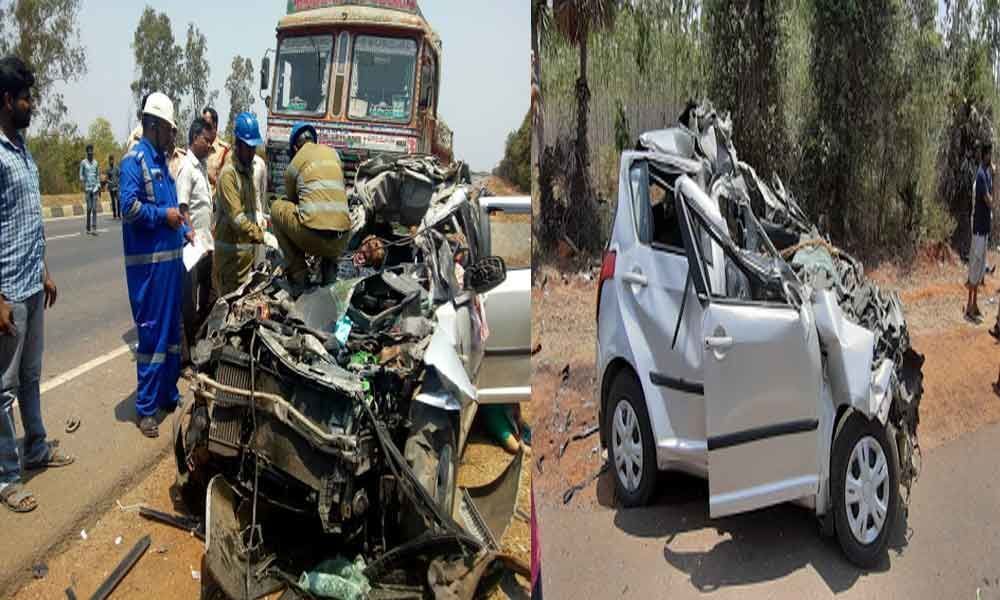 Four died as car rams into a truck in Prakasam district