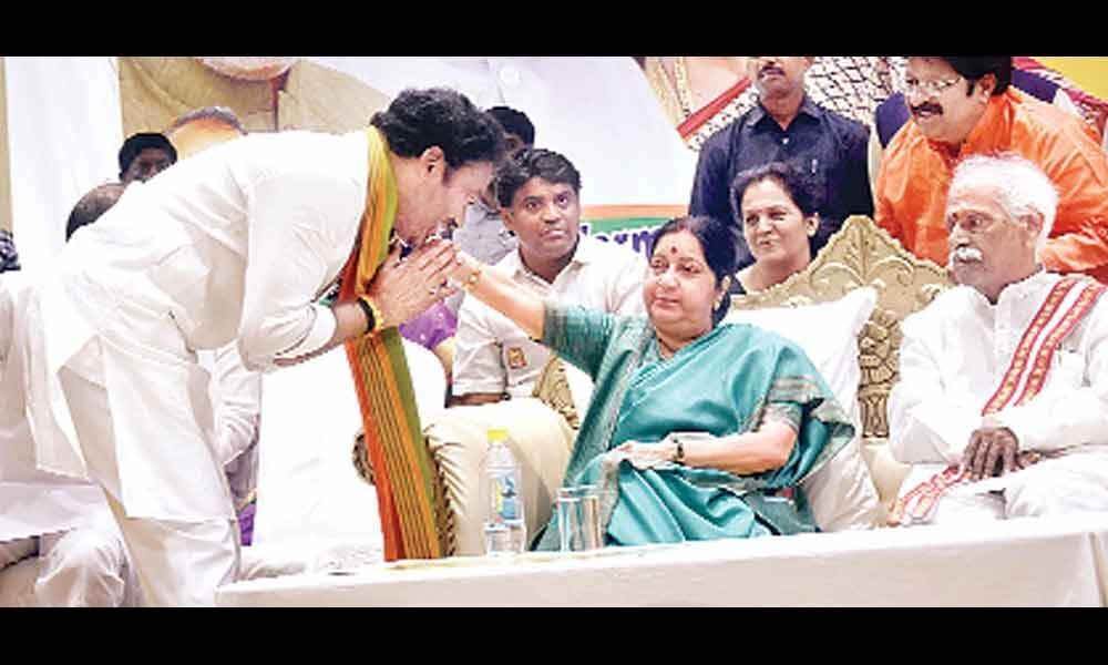 Why Rahul moving under SPG cover, asks Sushma