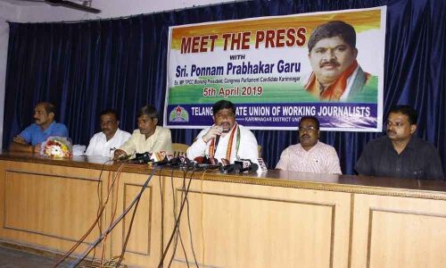 KCR wants to rule like dictator: Ponnam