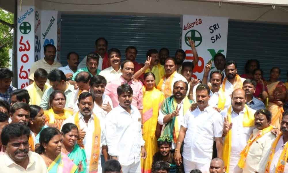 400 youth join TDP in Sugunas presence