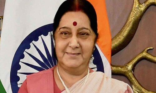Sushma tells Rahul Gandhi to maintain decorum after hurtful comments on LK Advani