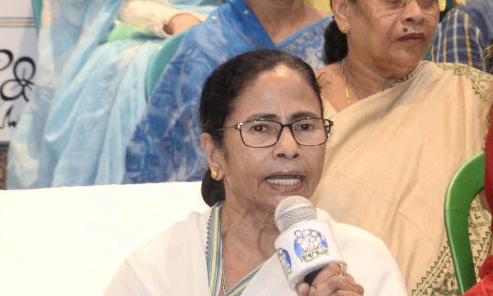 Fully within its rights to transfer police officials, EC tells Mamata