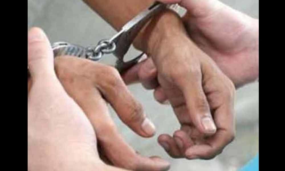 One held for cheating; gold worth 2.10 lakh recovered