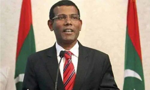 Ex-Maldives president makes comeback with big victory