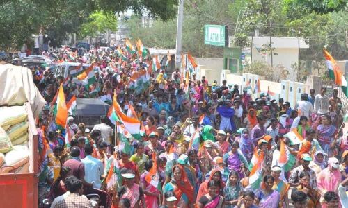 Counter crooked politics of TRS, BJP: Renuka to voters