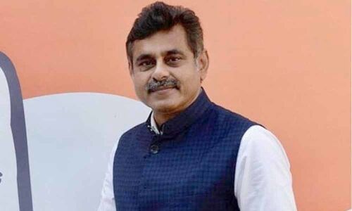 Vishweshwar accuses TRS of making impractical promises