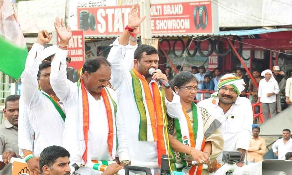 People urged to defeat TRS in polls