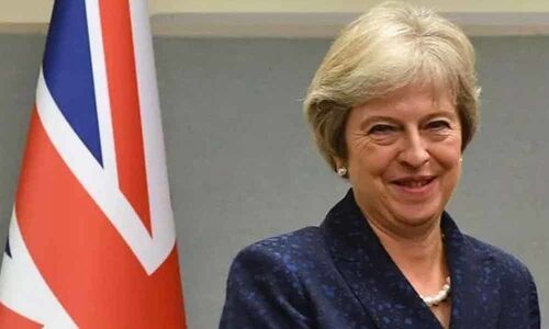 Theresa May to meet Merkel, Macron ahead of crucial Brexit summit