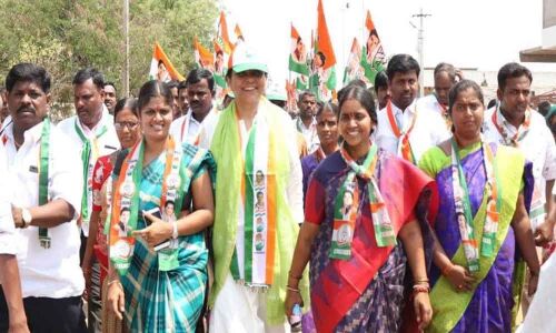 Wife campaigns for Konda Vishweshwar Reddy